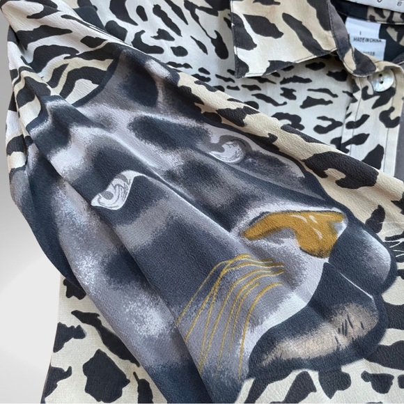Spiegel Grey Cream Cheetah Print with Cheetah & Jaguar Silk Button Up - Picture 4 of 5
